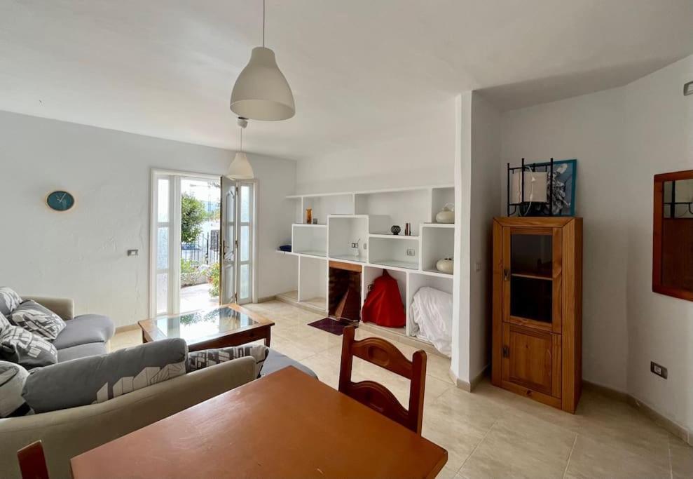 Playa Chica Apt With Terrace 100 M From The Sea Puerto del Carmen  Exterior photo