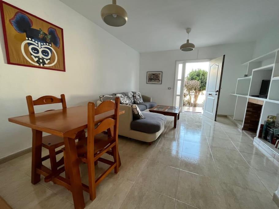 Playa Chica Apt With Terrace 100 M From The Sea Puerto del Carmen  Exterior photo