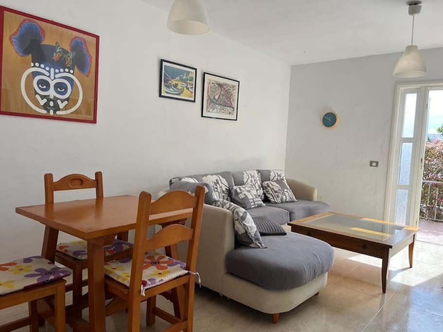 Playa Chica Apt With Terrace 100 M From The Sea Puerto del Carmen  Exterior photo